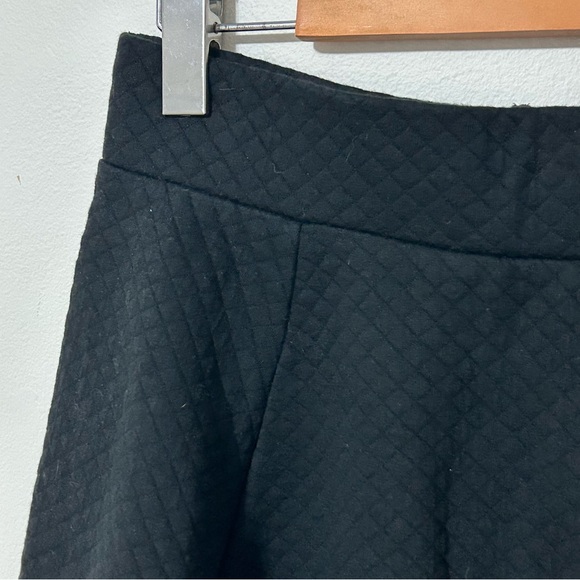 H&M Quilted Mini Skirt - Picture 2 of 3